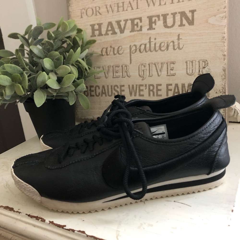 Nike Women’s Cortez '72 SI 881205 001